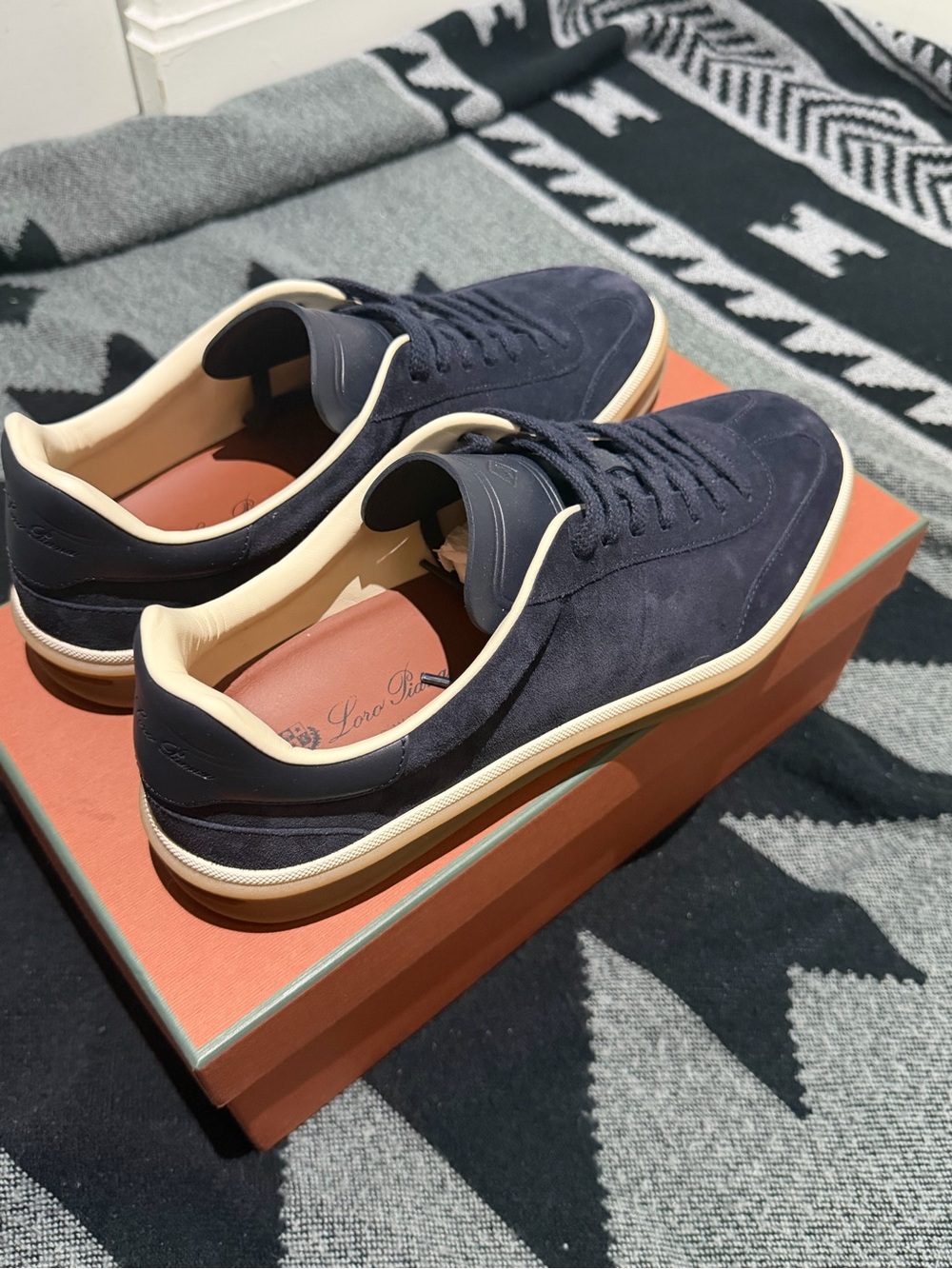 Loro Piana Suede Sneakers in Navy and Cream size EU 43 new - Picture 4 of 8